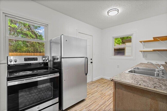 Foto del edificio - 2206 Rountree Dr