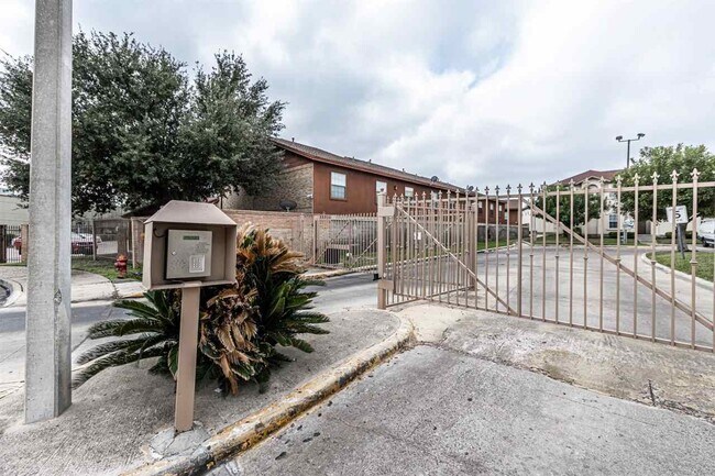 Foto del edificio - 9804 Cantera Ct