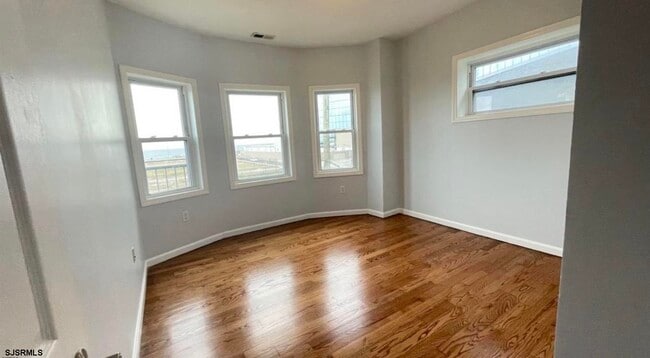 Foto del edificio - 222 S Rhode Island Ave