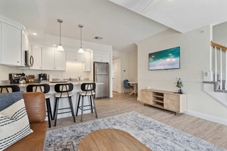 Building Photo - 128 Ashworth Ave Building Photo - 128 Ashworth Ave