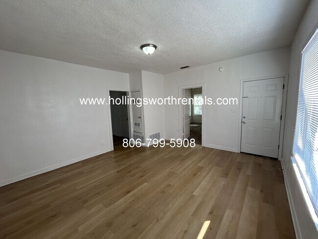 Foto del edificio - 3 bedroom 2 bath house