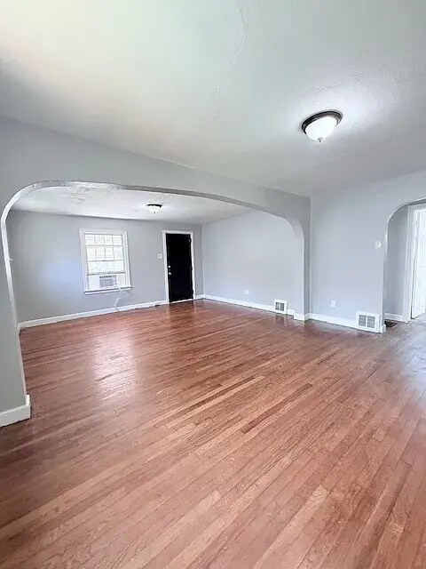 Foto del edificio - 7131 Garesche Ave