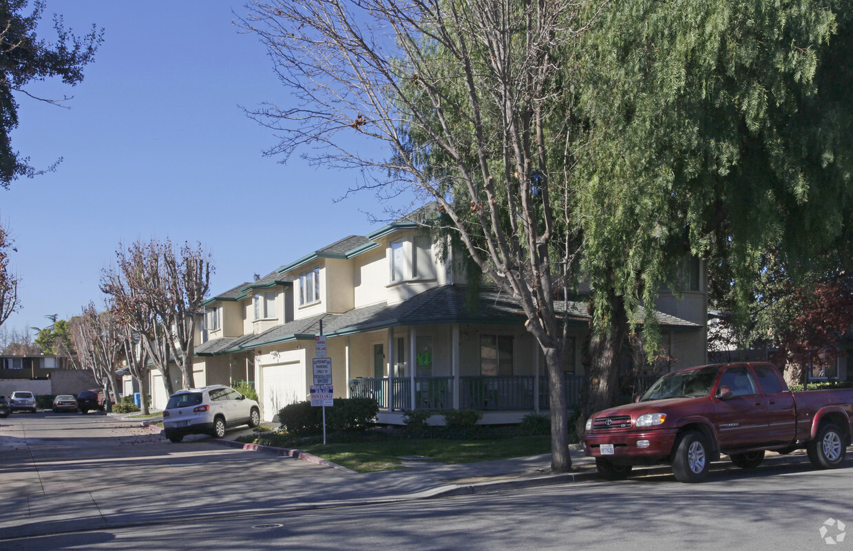 Primary Photo - 801-831 Alviso St