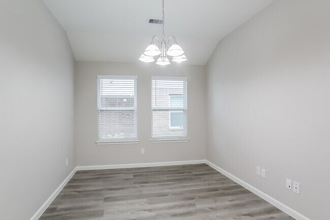 Foto del edificio - 4843 Fair Oak Dale Ln