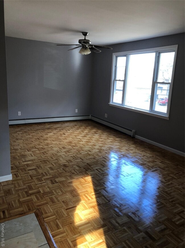 Foto del edificio - 231-10 145th Ave