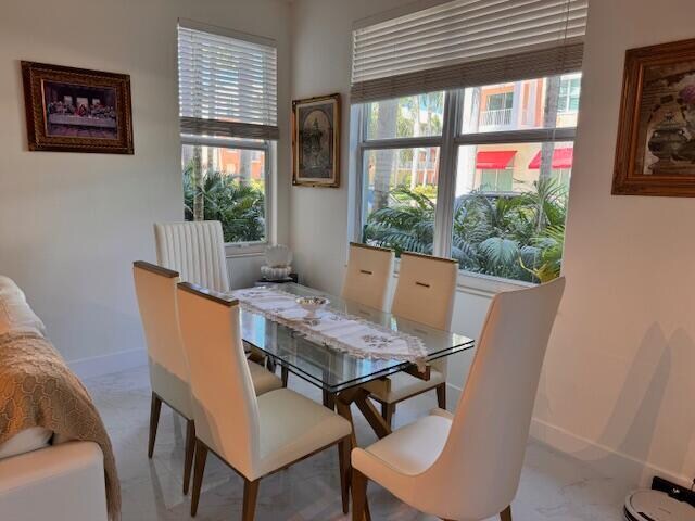 Foto del edificio - 804 E Windward Way