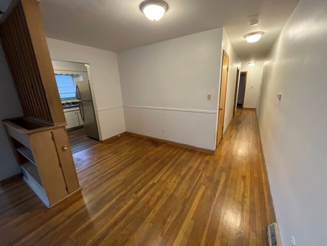 Building Photo - 781-783-783 S Kellner Rd