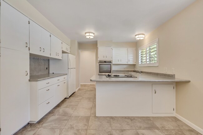 Foto del edificio - 3998 S Oliver Dr