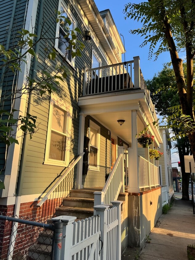 Primary Photo - 5 Granite St
