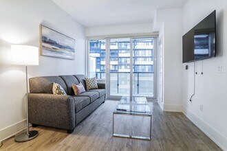 Building Photo - 480 Front St W