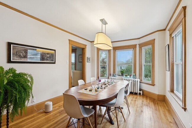 Foto del edificio - 38 Ocean House Rd