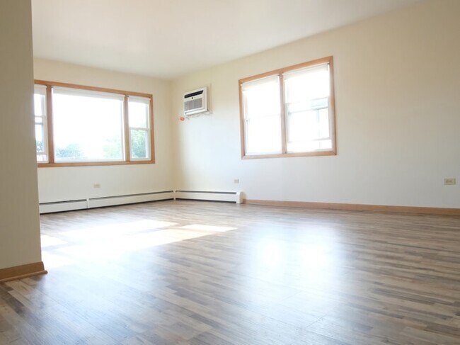 Foto del edificio - 8418 W Oak Ave