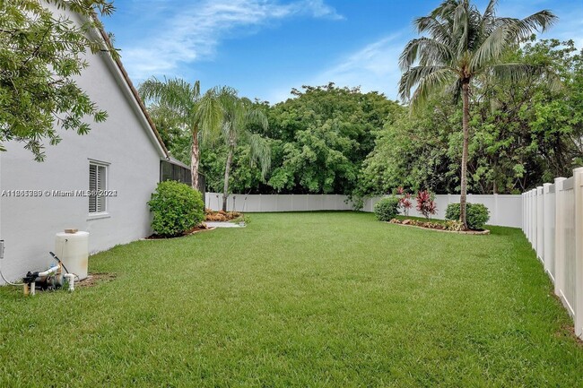 Building Photo - 1800 Water Ridge Dr