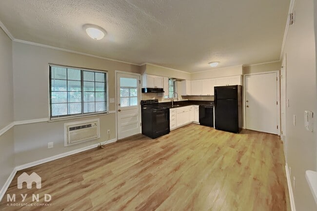 Building Photo - 133 Georgetown Dr