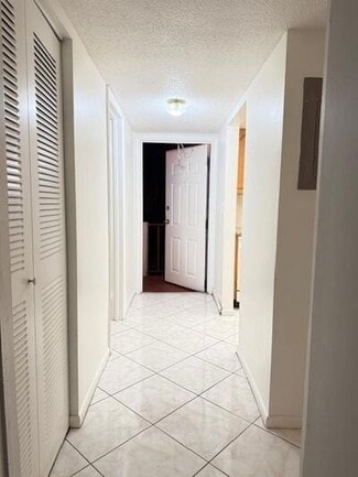 Building Photo - 27 Golfs Edge