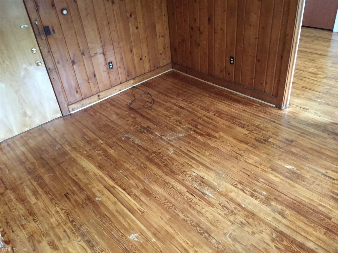 Building Photo - 327 Cherry St