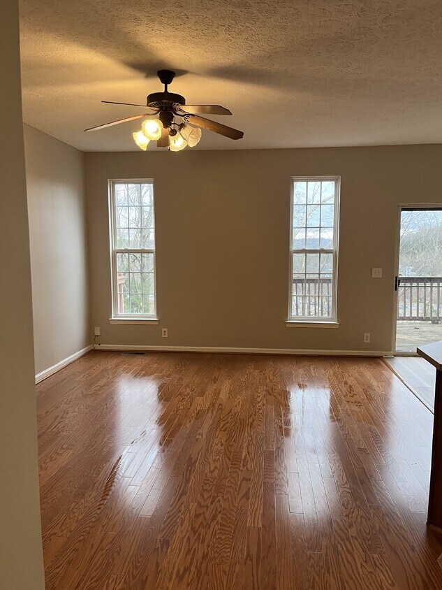 Primary Photo - "Spacious 3 Bed, 2.5 Bath Townhouse with F...