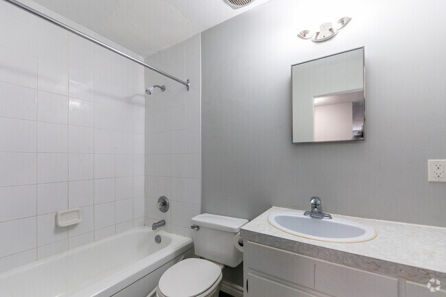 2 chambres, 1 salle de bain - Salle de bain - Westwood Drive Apartments