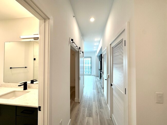 Foto del edificio - 236 NW 32nd St