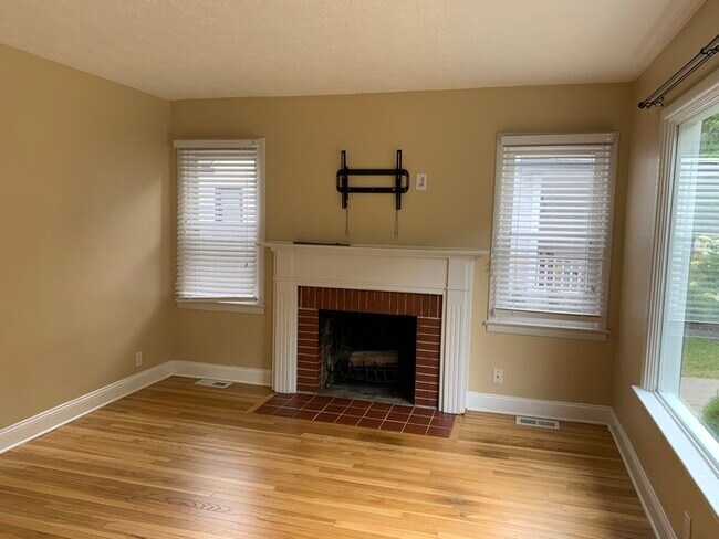Building Photo - Awesome Broad Ripple Home with Fenced Yard!