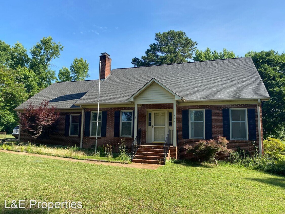 Primary Photo - 4 br, 2 bath House - 707 Long Creek Road