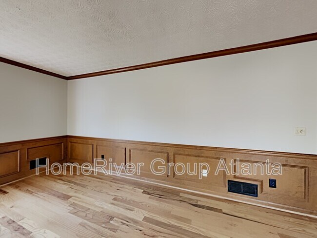 Building Photo - 1216 Wynford Colony S W