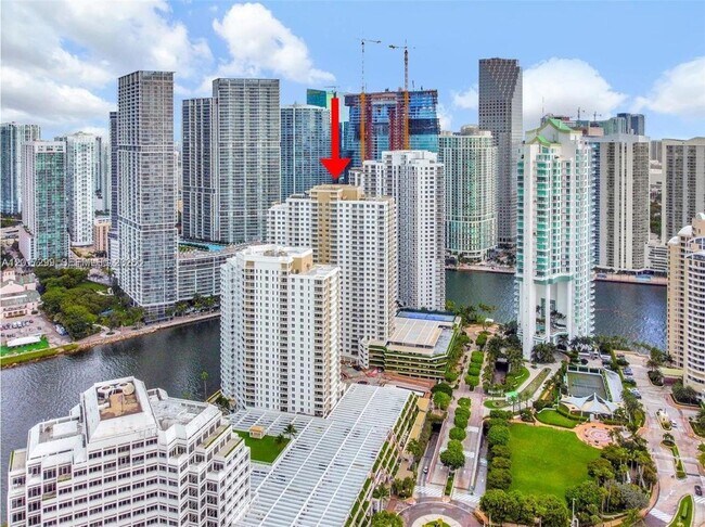 Foto del edificio - 801 Brickell Key Blvd