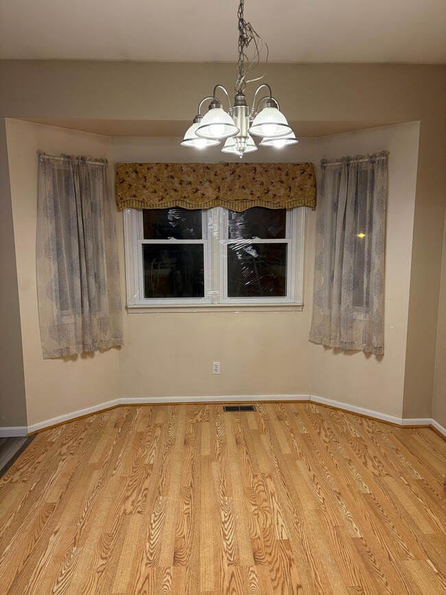 Foto del edificio - 1909 Crystal Ave