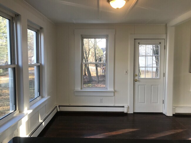 Building Photo - 218 Hartford St