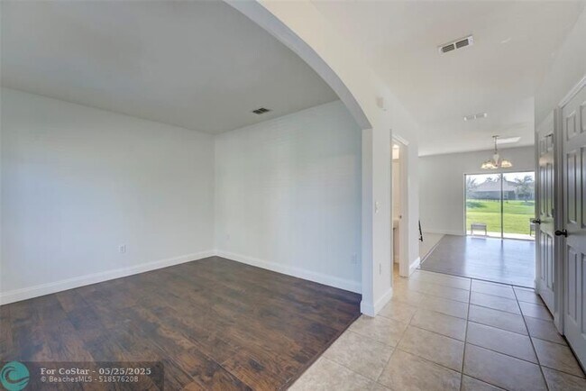 Foto del edificio - 1566 Lexington Square SW