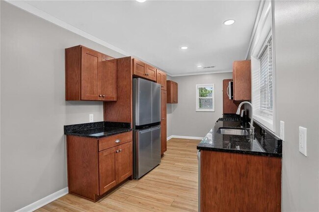 Foto del edificio - 1220 Roxboro Dr NE