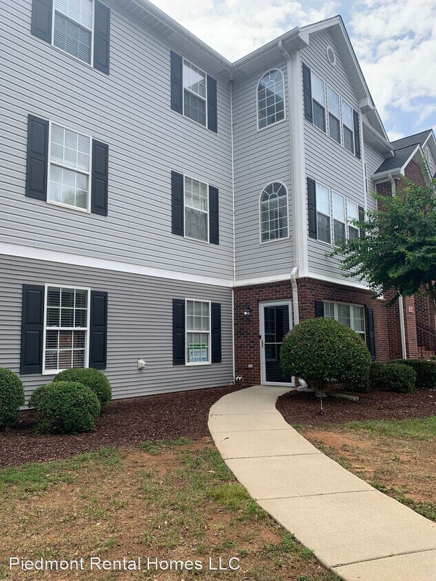 2 br, 2 bath House 3702 Cotswold Ter Uni... House Rental in