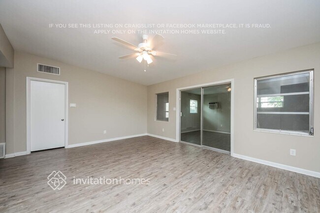 Foto del edificio - 1790 Viburnum Ln