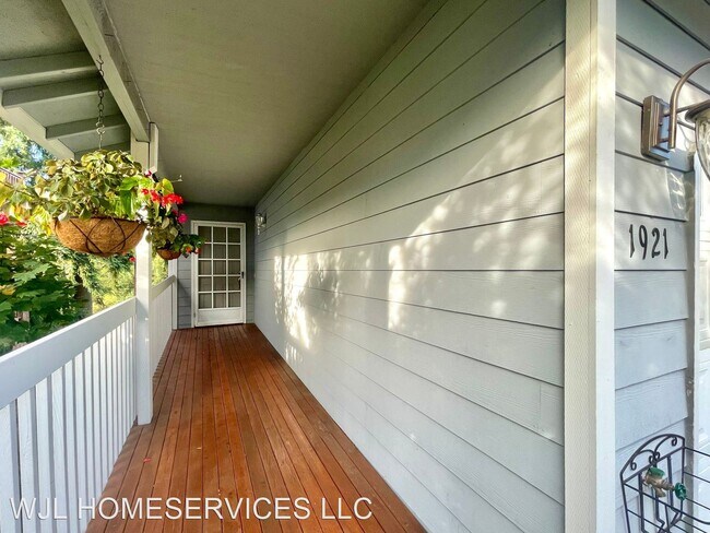 Foto del edificio - 3 br, 2.5 bath House - 1921 127th Place SE