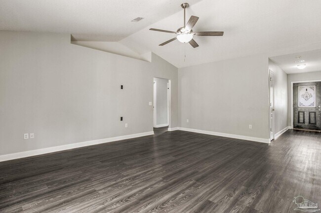 Foto del edificio - 1068 Joaquin Rd