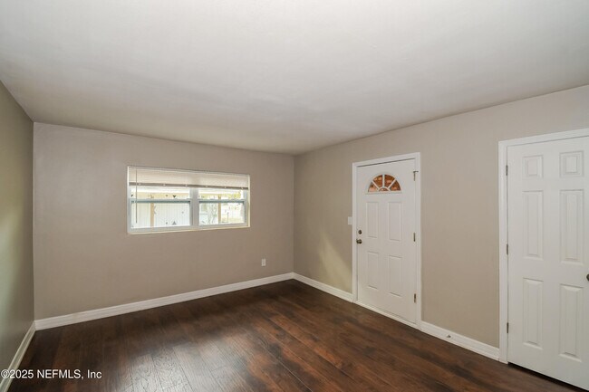 Foto del edificio - 4119 Sudbury Ave