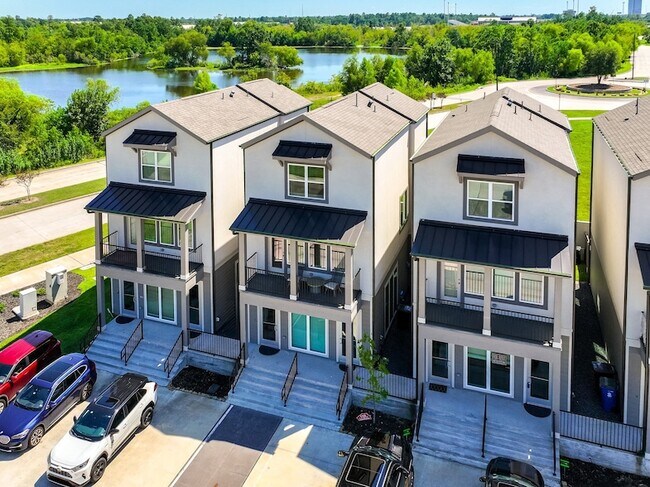 Foto del edificio - 494 S Centro Cir