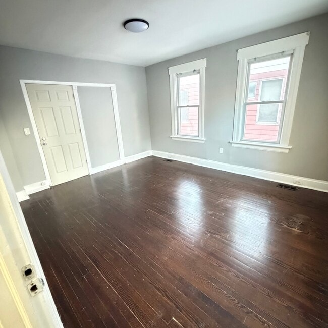 Foto del edificio - 219 Schuyler Ave