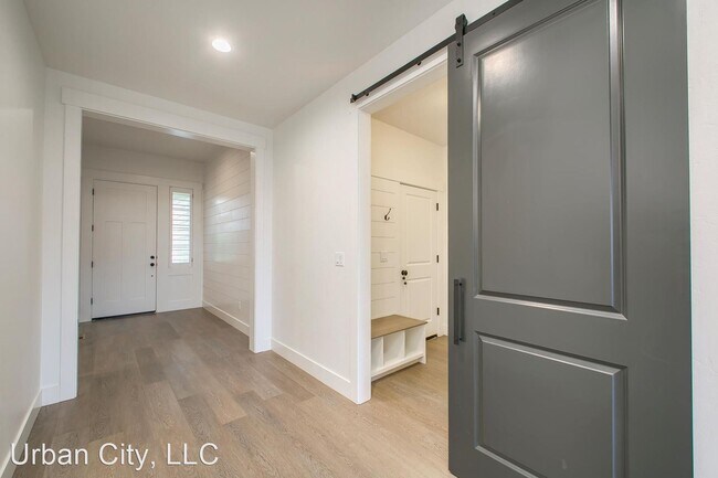Building Photo - 3 br, 2 bath House - 18414 Hush Creek Way