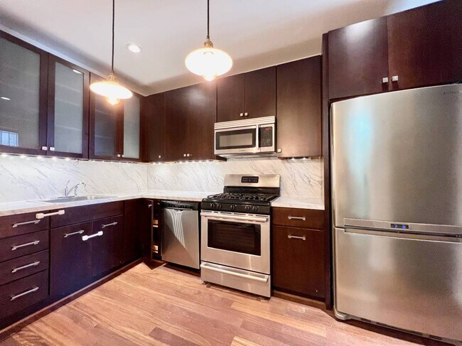 Interior Photo - 720 Degraw St