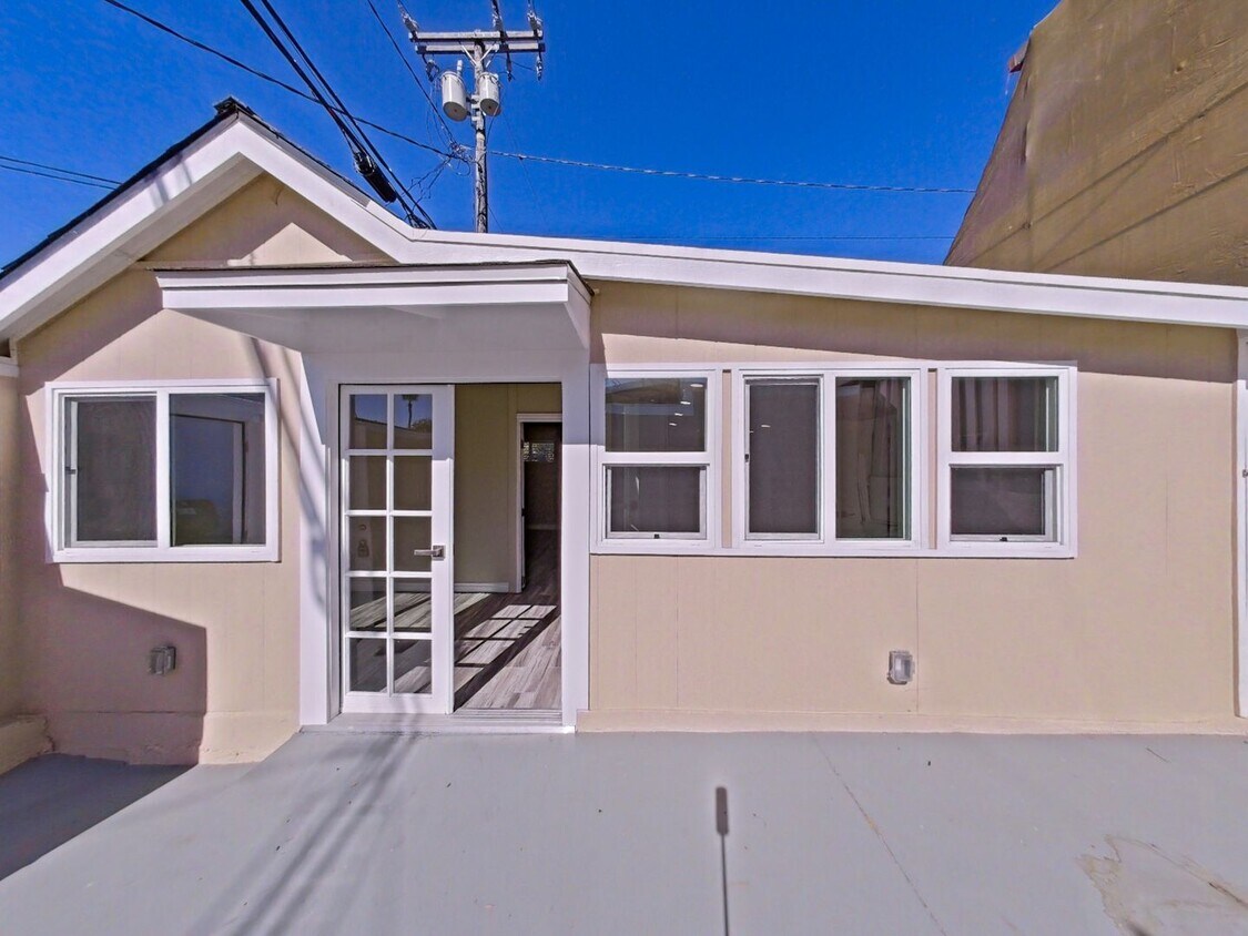 Primary Photo - 1 Bedroom Cottage in the heart of Laguna B...