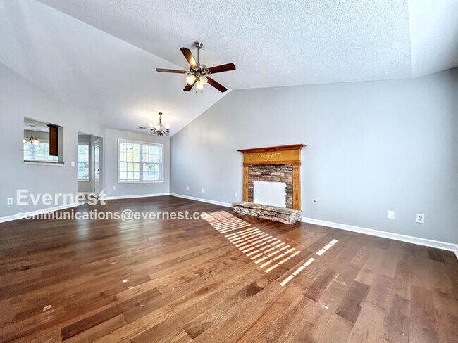 Foto del edificio - 619 Brooks Rd