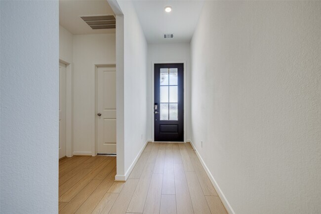 Foto del edificio - 9711 Westminster Mnr Dr