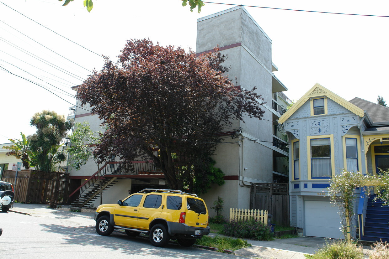 Building Photo - Parker CAL Apartments