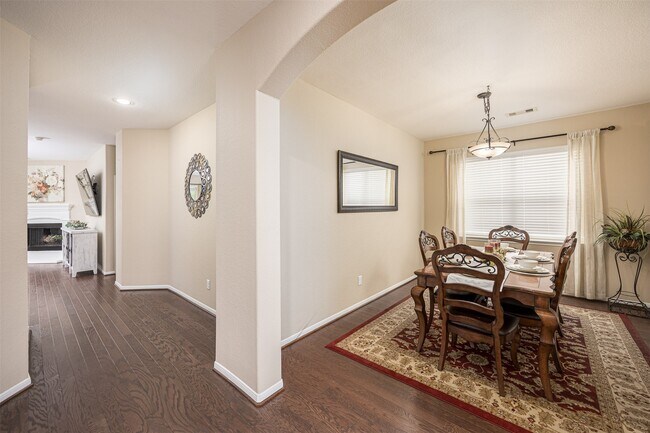 Building Photo - 33311 Greenfield Forest Dr