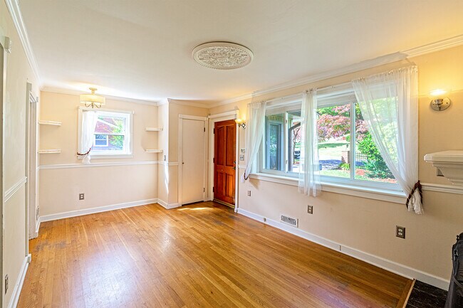 Building Photo - 3209 Apex Cir