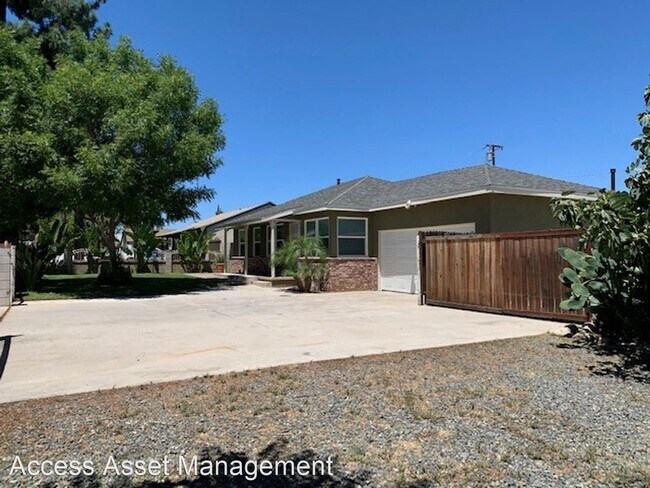 Building Photo - 3 br, 1 bath House - 5057 Foothill Avenue