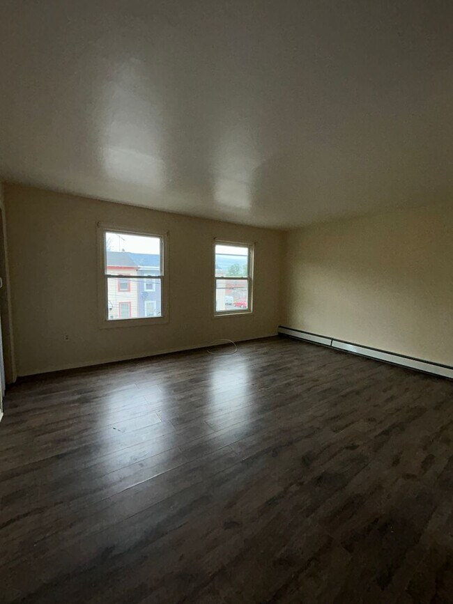 Foto del edificio - 660 New Willow St