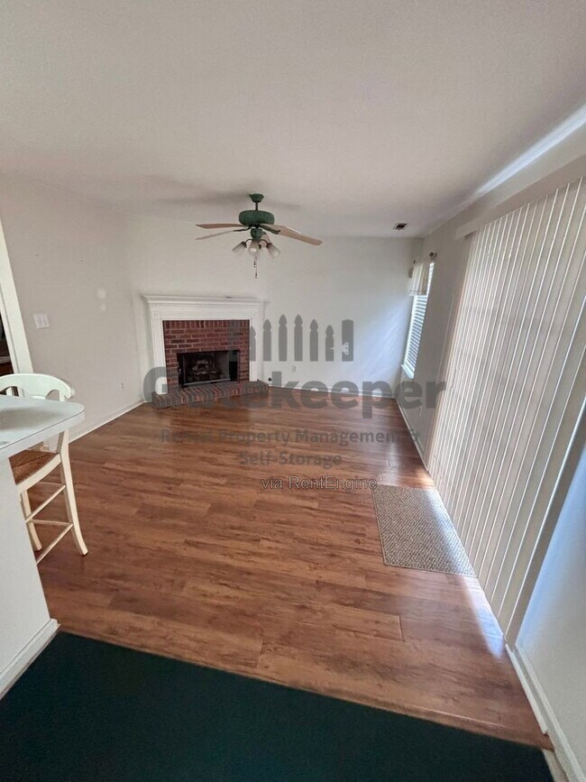 Foto del edificio - 644 N Fairfield Dr