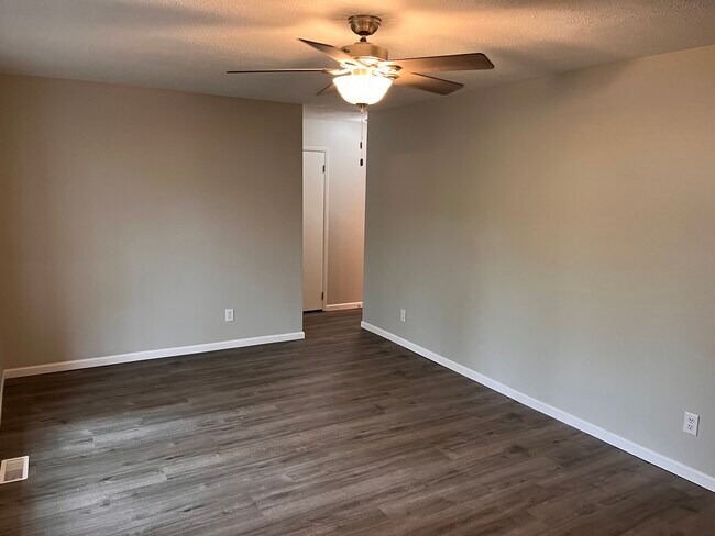 Foto del edificio - 98 Stewart Ln